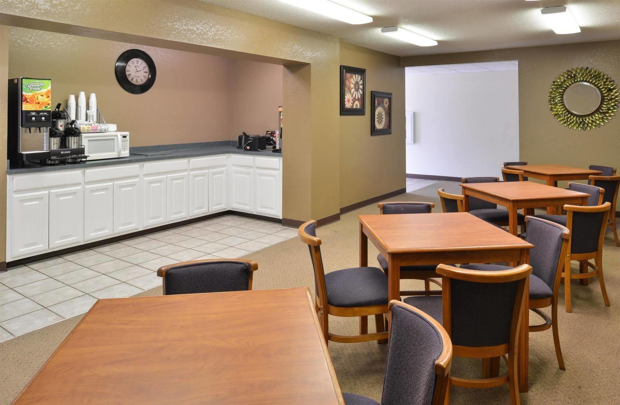 Americas Best Value Inn Smackover Extérieur photo